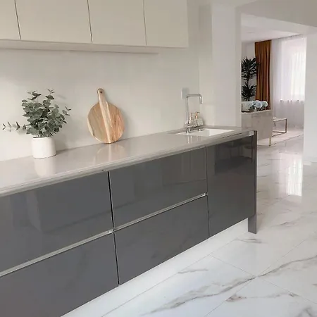 Apartment Luxrem 2 Balcony 1 Bed *