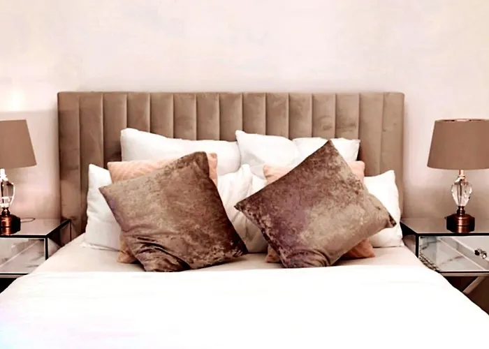 דירה Luxrem-De 3 Apartments *