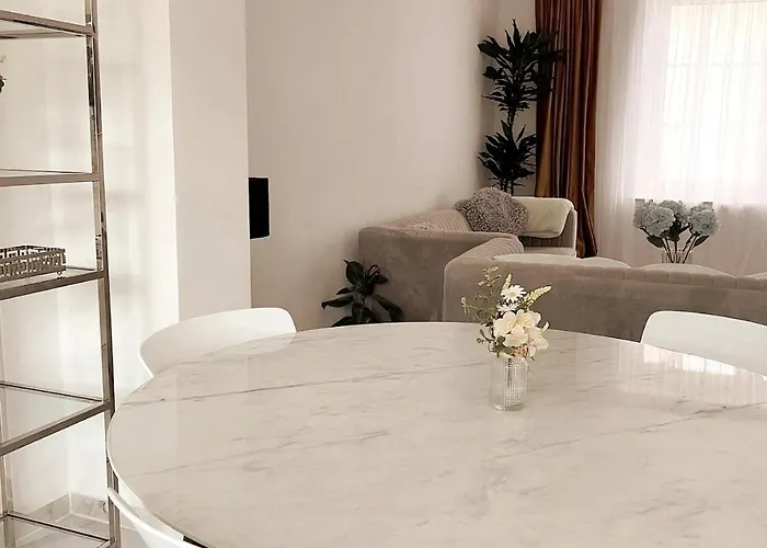 דירה Luxrem-De 3 Apartments