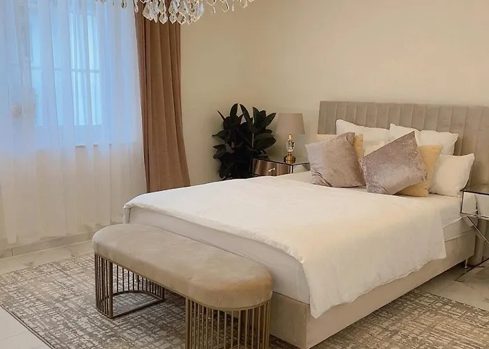 דירה Luxrem-De 3 Apartments *