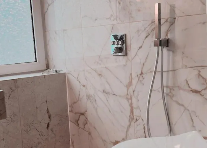 Luxrem-De 3 Apartments *